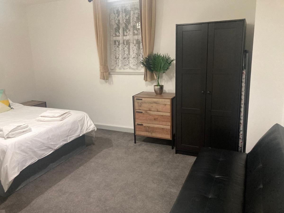 Lancing Apartments - Spacious 2 Bed - Sleeps 6 - Burnham Village Slough Exterior photo