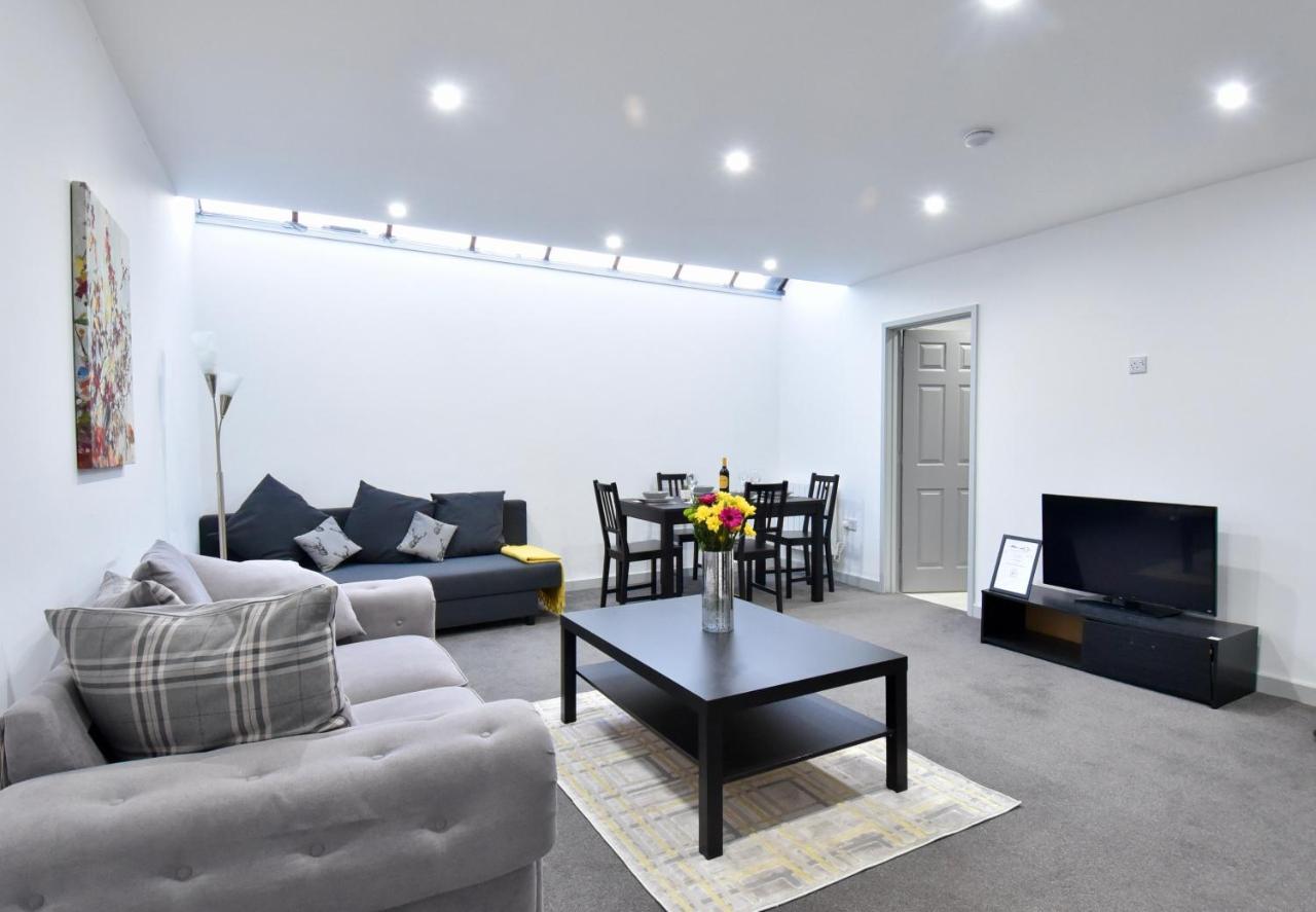 Lancing Apartments - Spacious 2 Bed - Sleeps 6 - Burnham Village Slough Exterior photo
